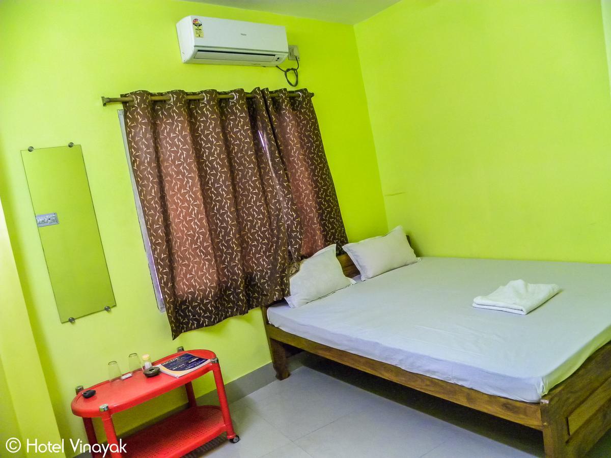 Hotel Vinayak Māldah Extérieur photo