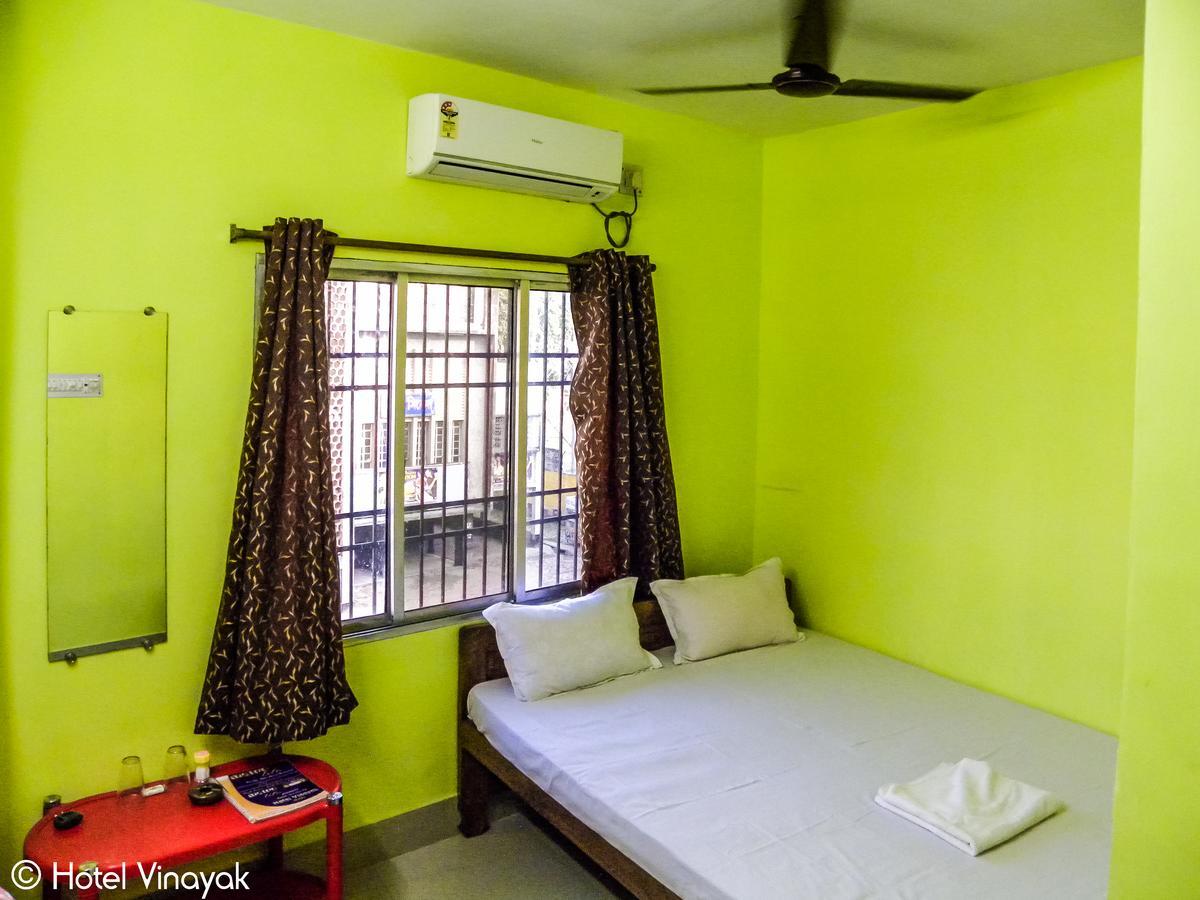 Hotel Vinayak Māldah Extérieur photo