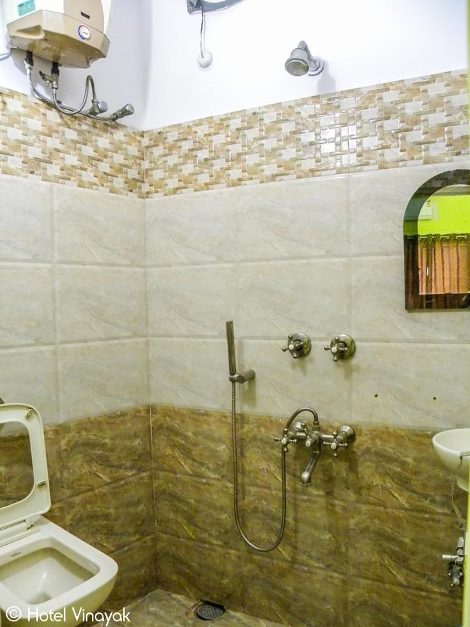 Hotel Vinayak Māldah Extérieur photo